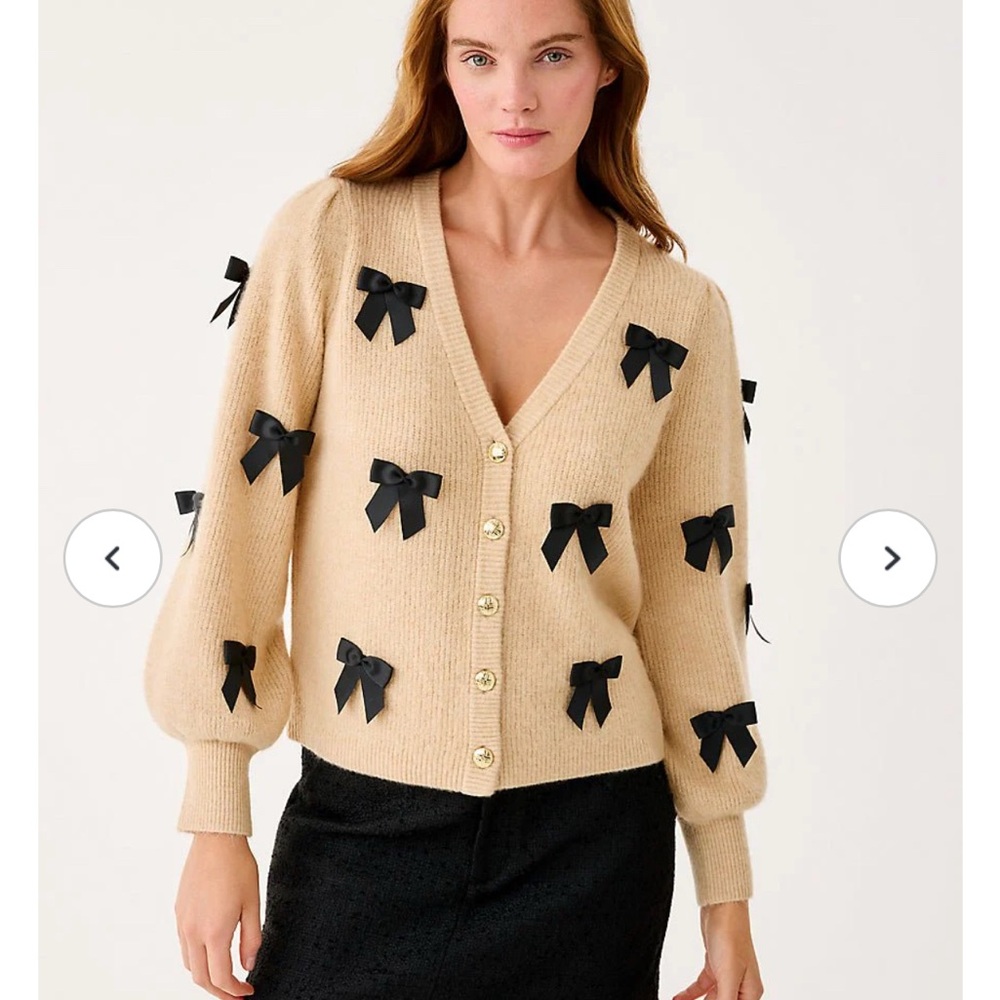 Lilly Pulitzer Elegant Zarie Bow Beige Sweater with Black Bow Accents, NWOT sz m